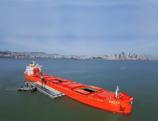 red_dry_bulk_vesselb-HUGE..jpg