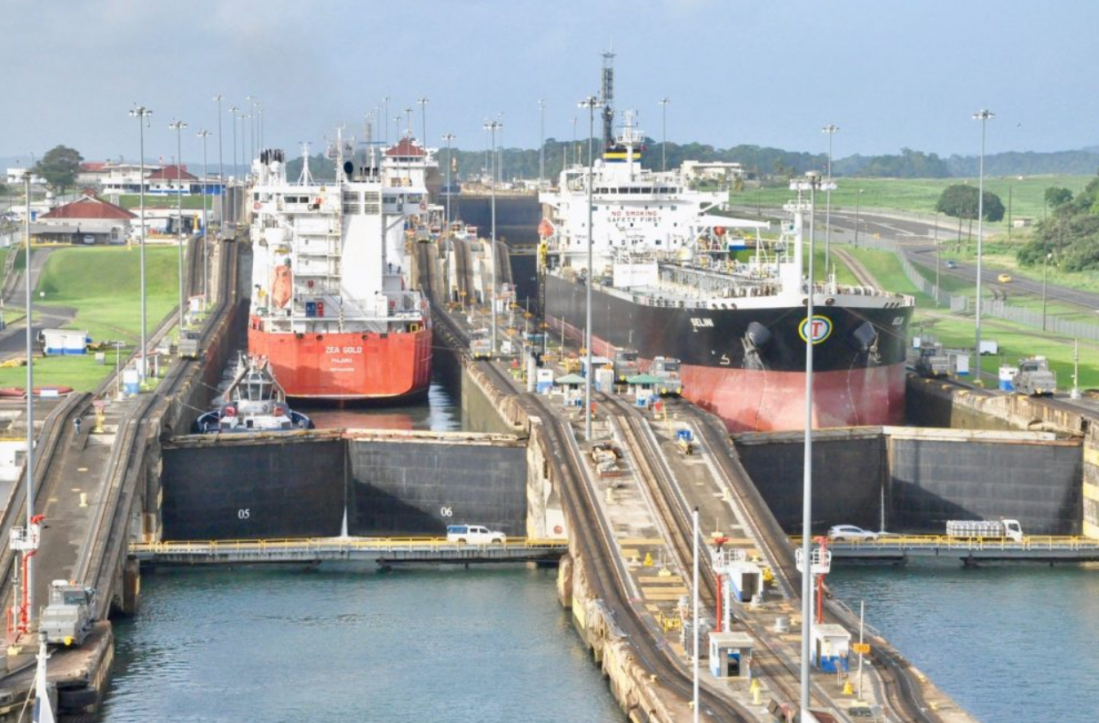 Panama Canal - closer picture.png