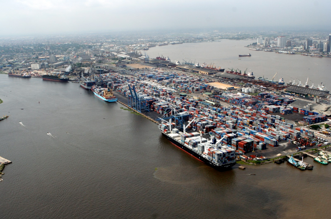 Lagos port, Apapa - full view.png