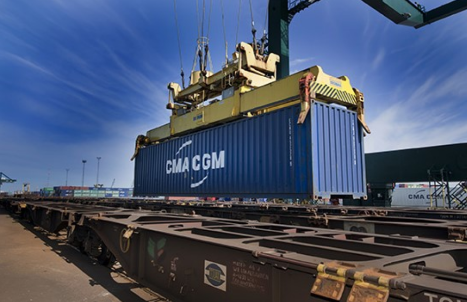 CMA CGM - container on rail.png