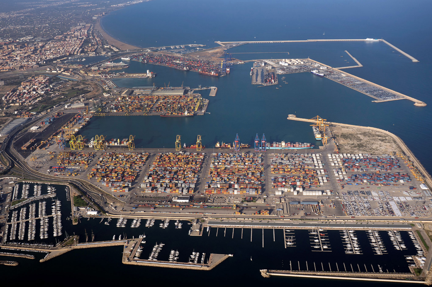 Valencia port - full view.png