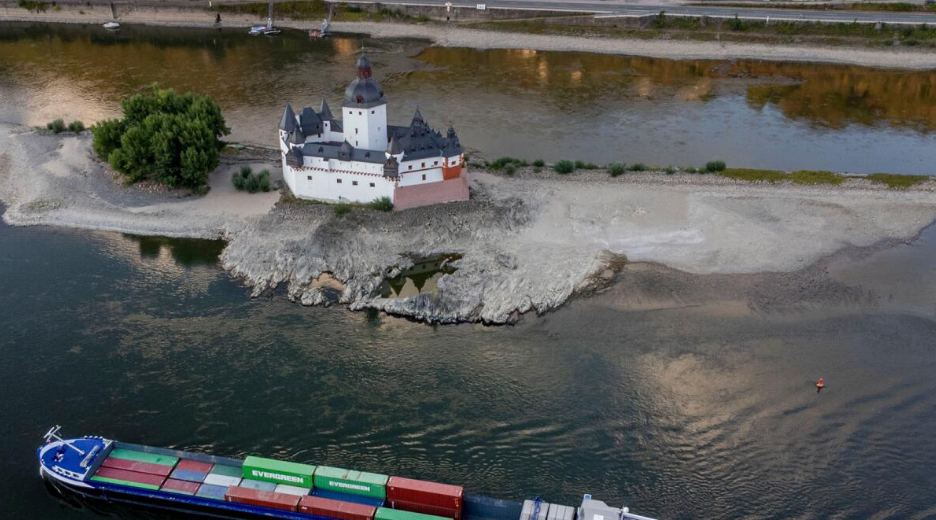 River Rhine of Germany for high water level.png